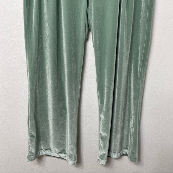 DENISE BIDOT x SONOMA •Velvet Wide-Leg Pants in Sage green - Picture 3 of 9